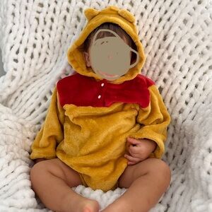 SHEIN Winnie the Pooh onesie costume 18 months